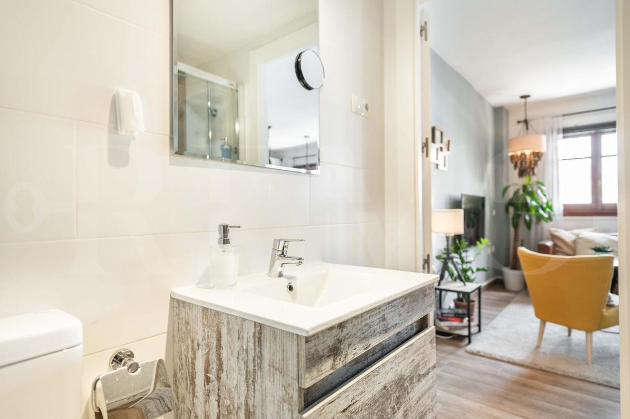 Spacious Apartment Next To Plaza De La Merced By Rems Малага Екстериор снимка
