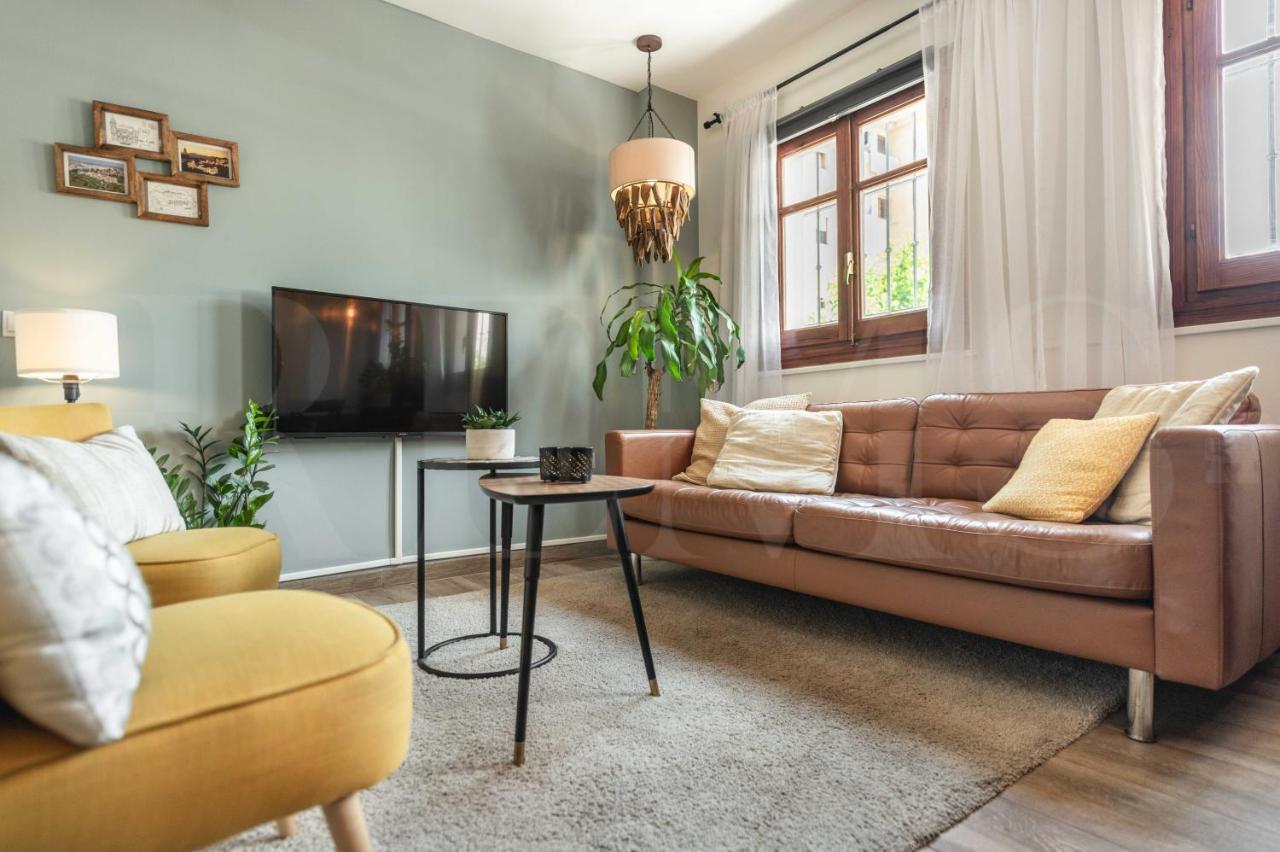 Spacious Apartment Next To Plaza De La Merced By Rems Малага Екстериор снимка