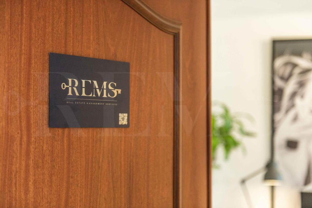 Spacious Apartment Next To Plaza De La Merced By Rems Малага Екстериор снимка