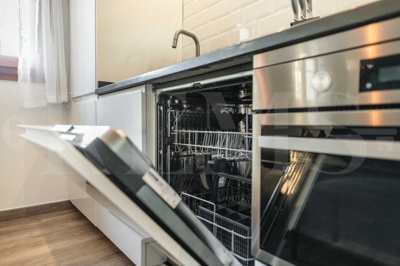 Spacious Apartment Next To Plaza De La Merced By Rems Малага Екстериор снимка