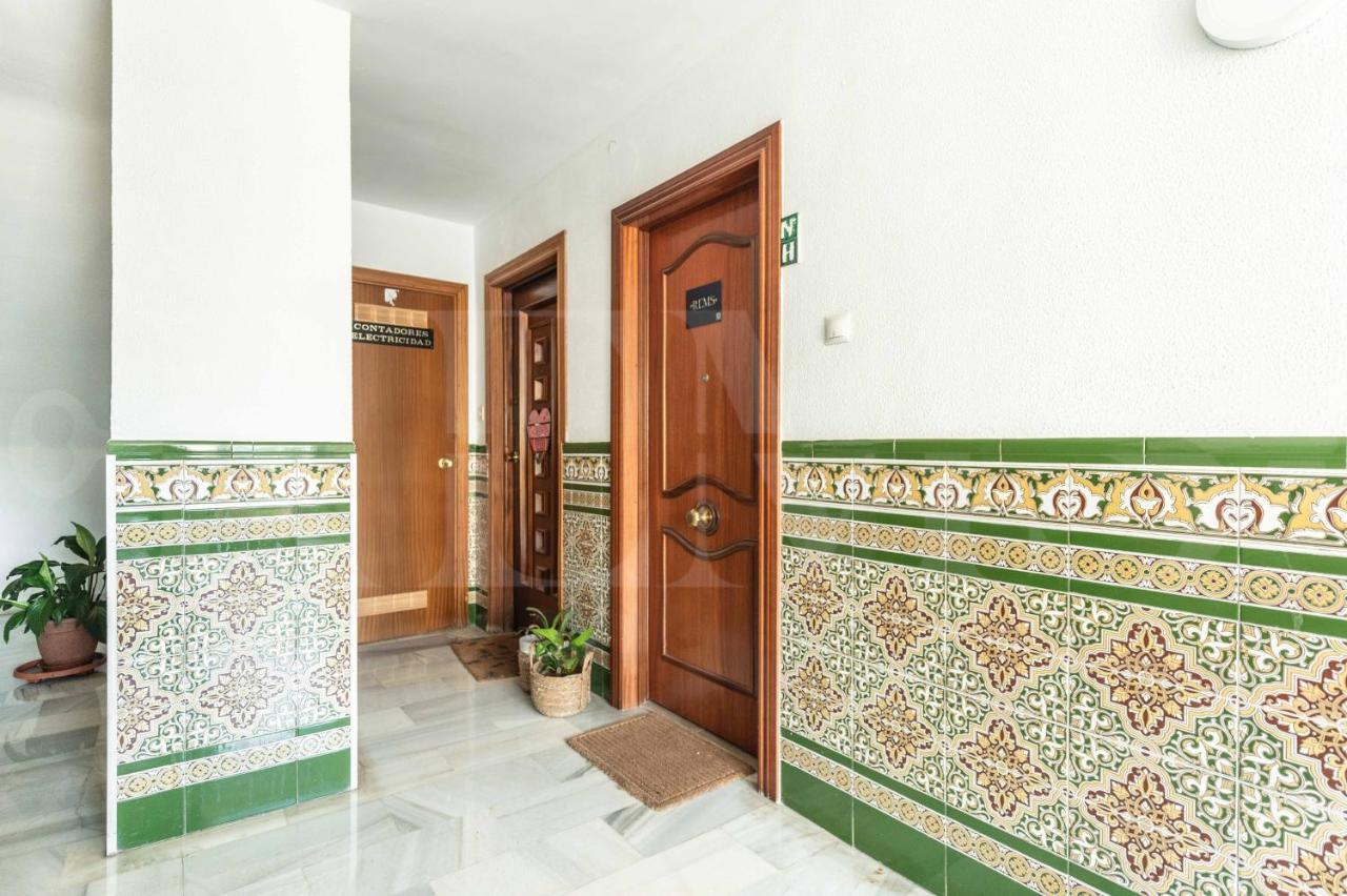 Spacious Apartment Next To Plaza De La Merced By Rems Малага Екстериор снимка